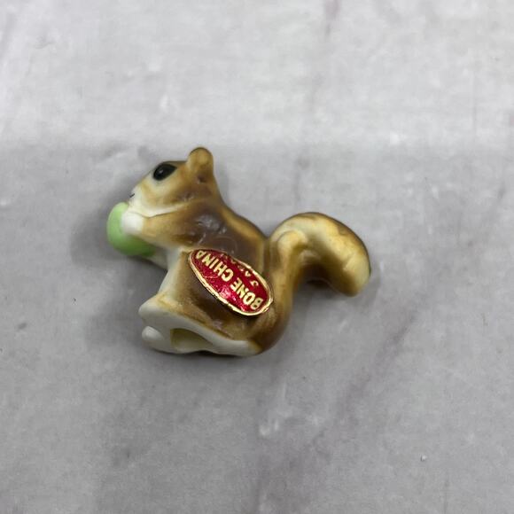 1950s Set of 2 Bone China Miniature Squirrel Figurines 1" & 1.25" SE2 - Picture 4 of 4